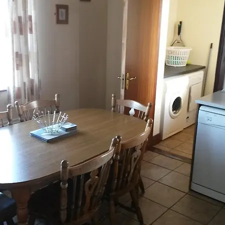 Holiday Homes *